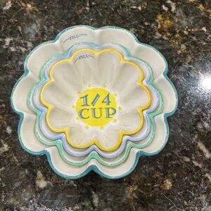 Vintage Anthropologie Nesting Scallop Shaped Ceramic Measuring Cups - New!